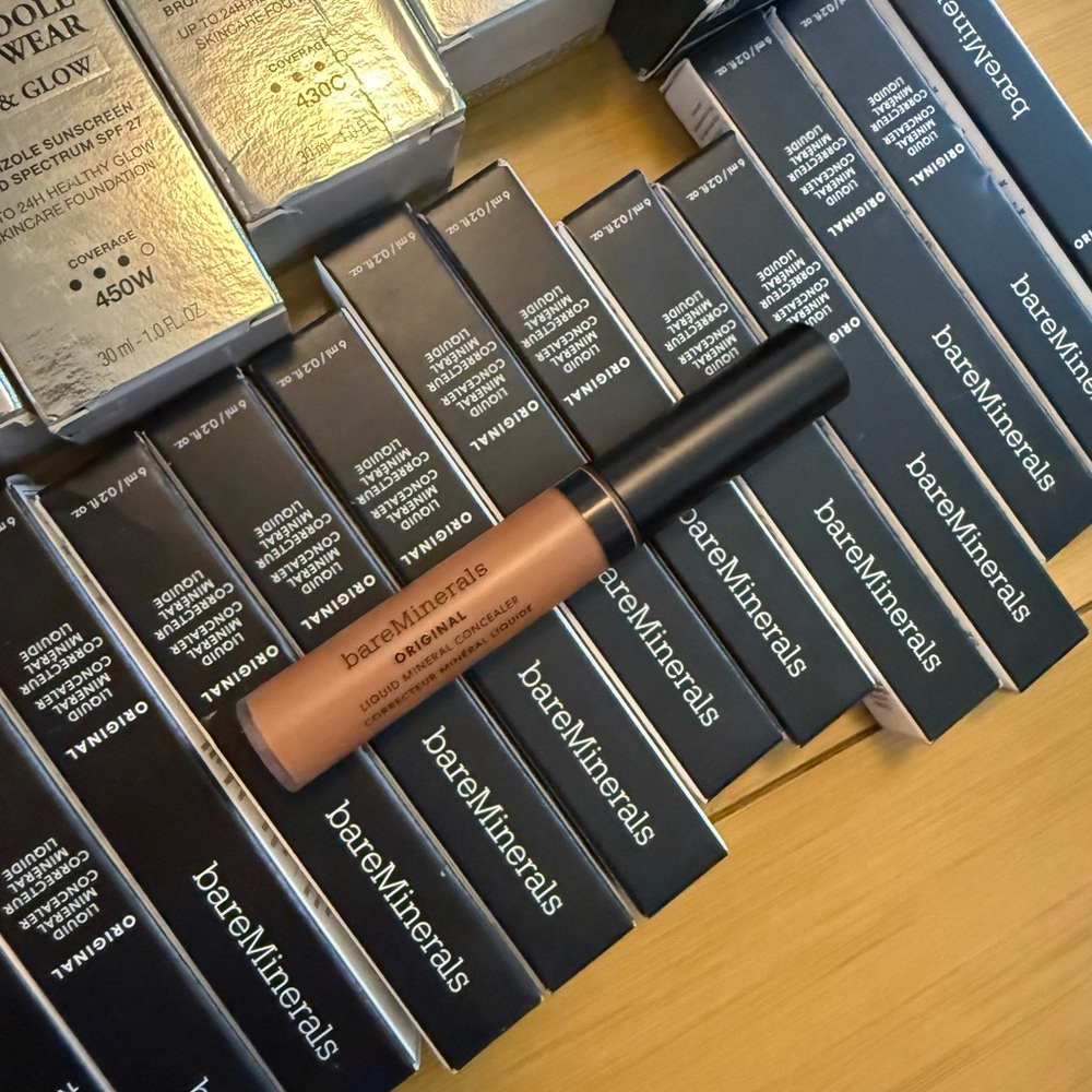 Seller 125 pieces lot premium lot Lancôme Huda one size milk Sephora ulta $3750 - Picture 9 of 13
